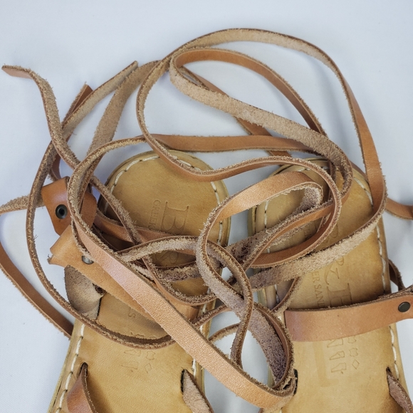 B&B Greek Gladiator Tan Leather Strappy Sandals - Picture 5 of 8